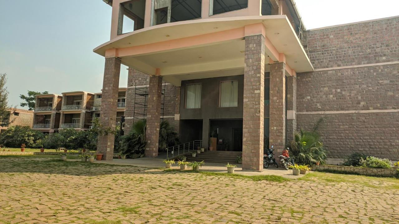Kanthi Resorts Badami - 25kms from Badami Bāgalkot Exterior foto
