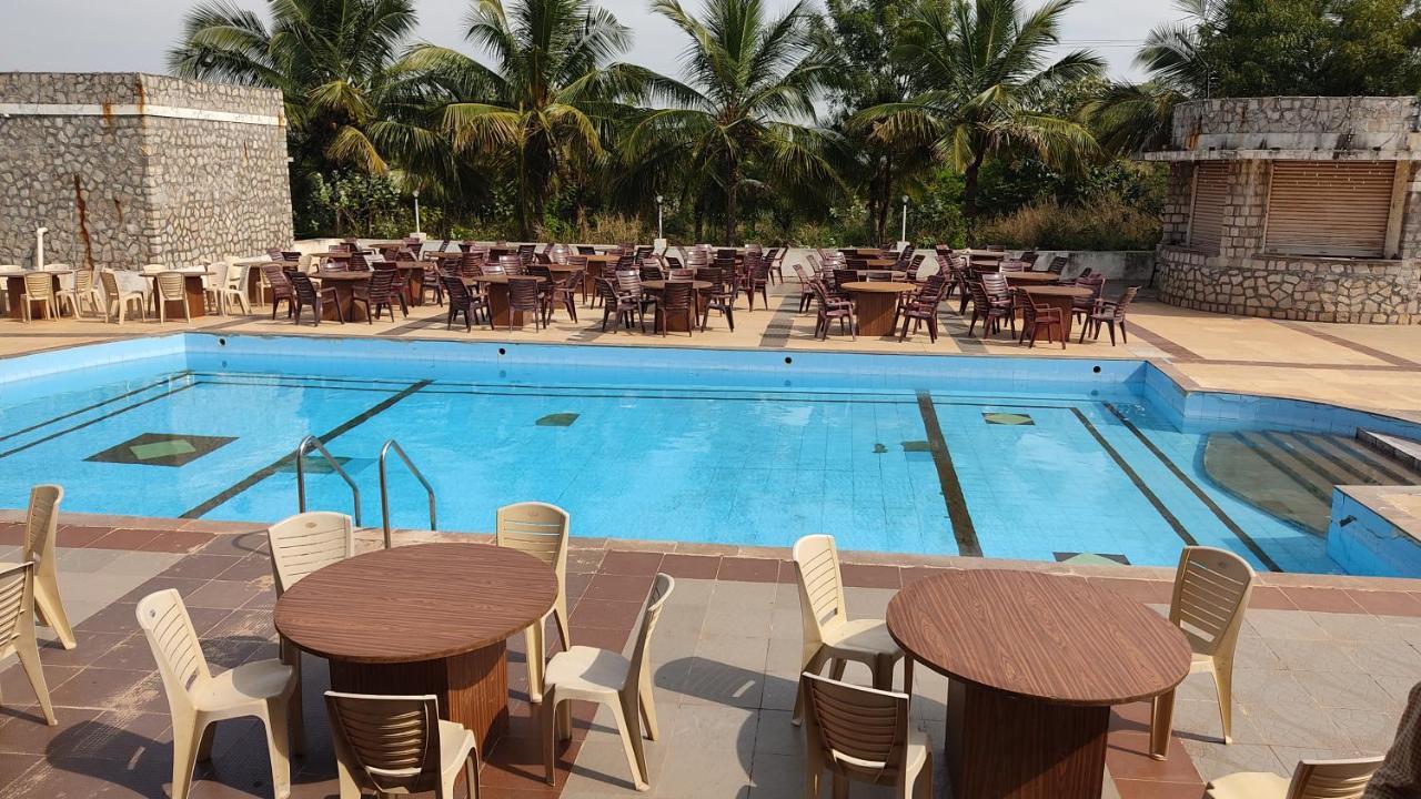 Kanthi Resorts Badami - 25kms from Badami Bāgalkot Exterior foto