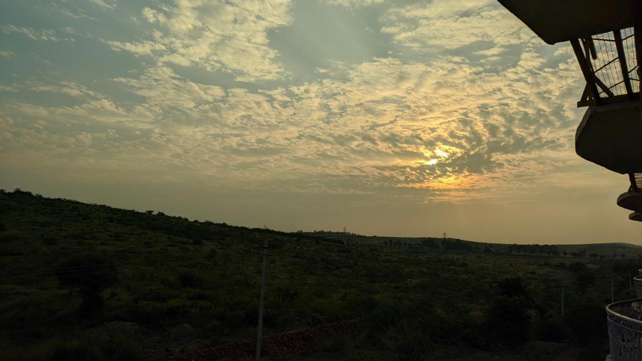 Kanthi Resorts Badami - 25kms from Badami Bāgalkot Exterior foto
