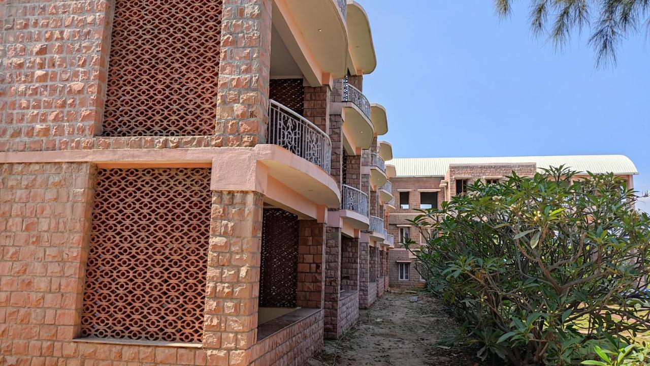 Kanthi Resorts Badami - 25kms from Badami Bāgalkot Exterior foto