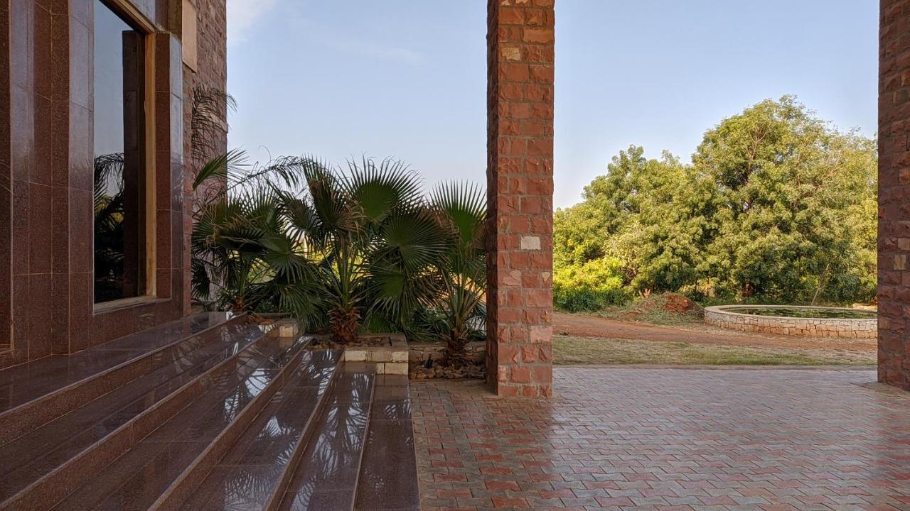Kanthi Resorts Badami - 25kms from Badami Bāgalkot Exterior foto