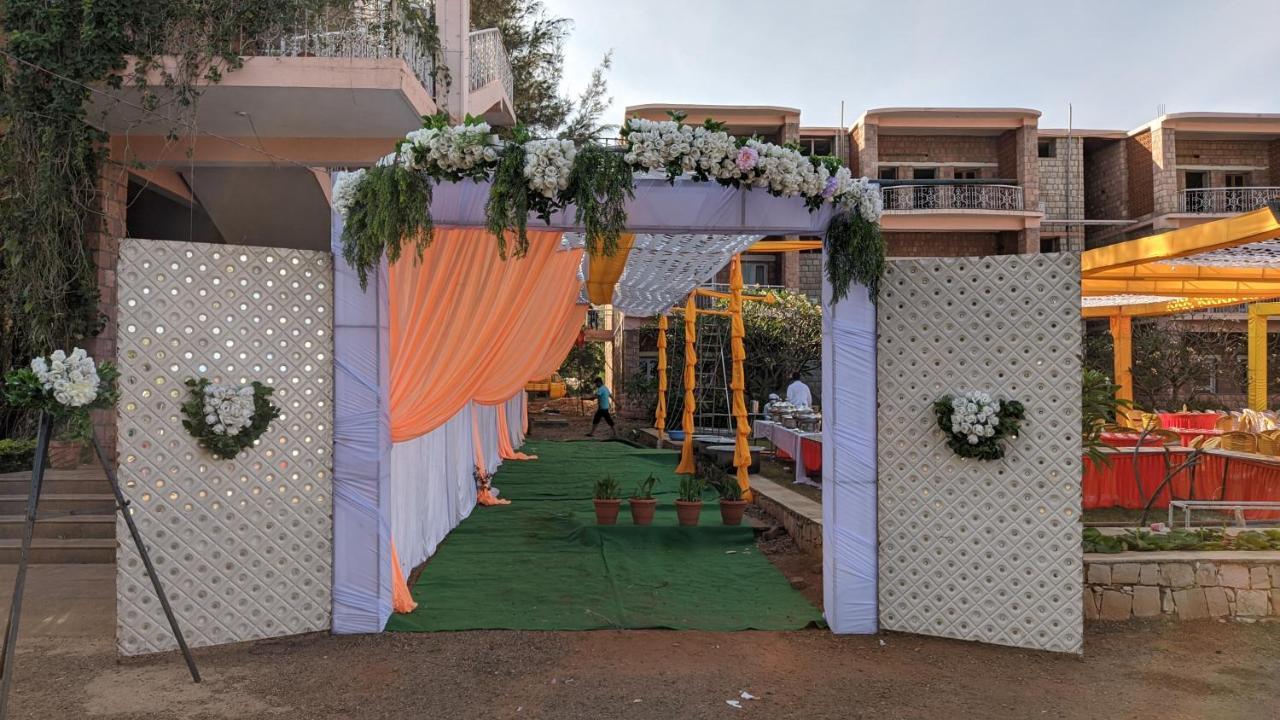 Kanthi Resorts Badami - 25kms from Badami Bāgalkot Exterior foto