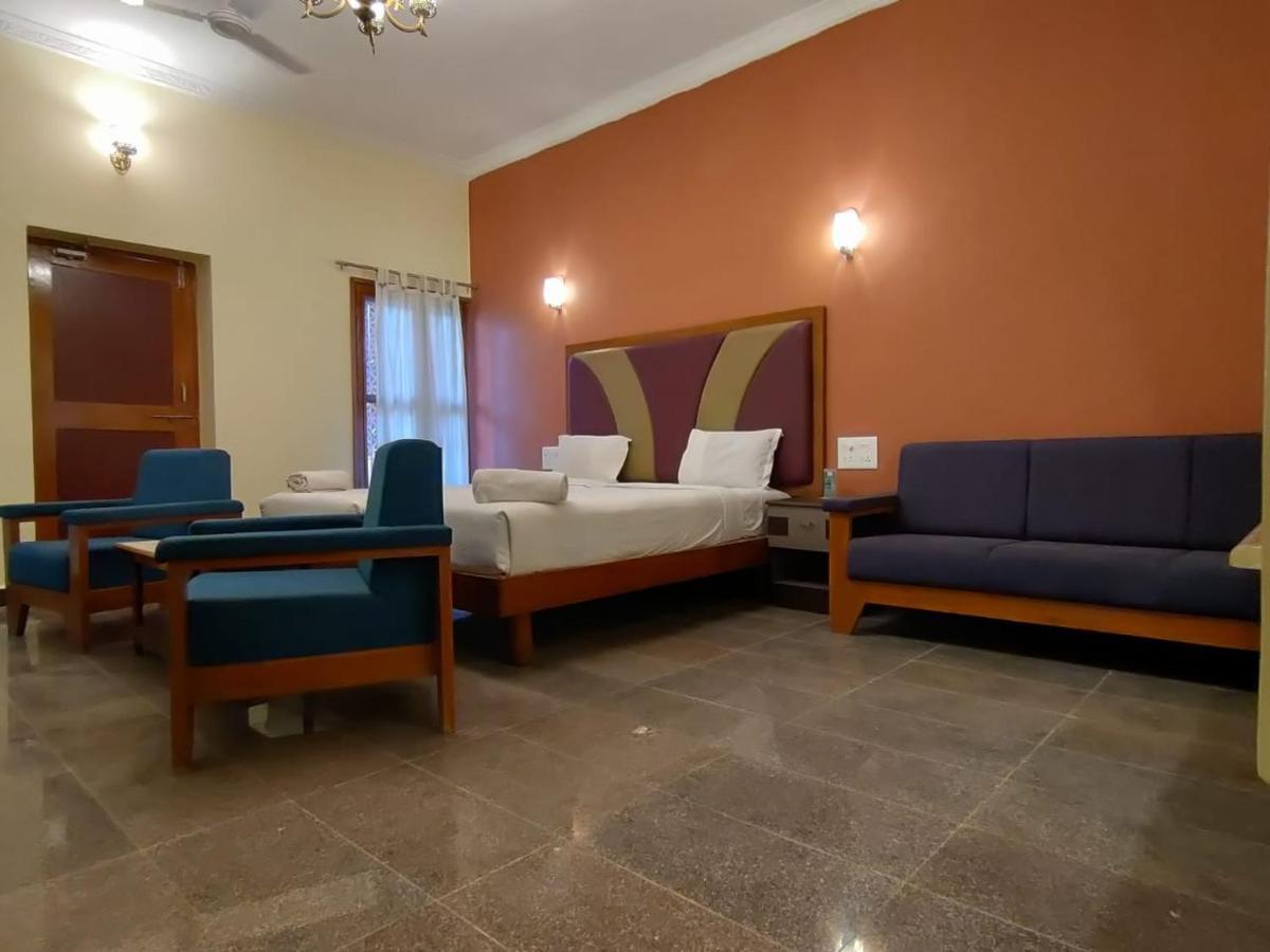 Kanthi Resorts Badami - 25kms from Badami Bāgalkot Exterior foto