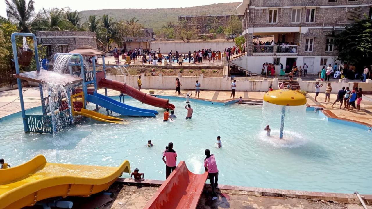 Kanthi Resorts Badami - 25kms from Badami Bāgalkot Exterior foto
